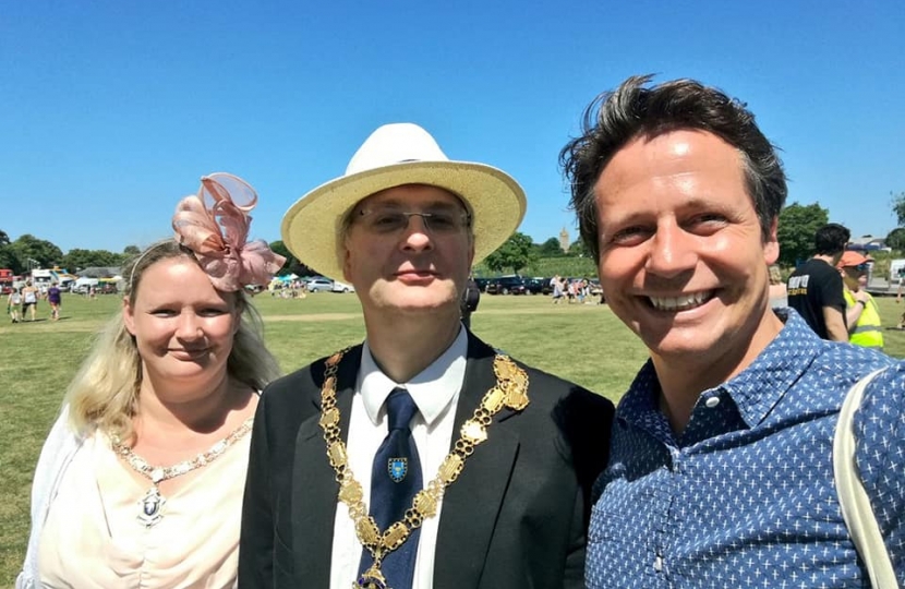 Nigel Huddleston MP with Mayor of Evesham at Evesham Carnival