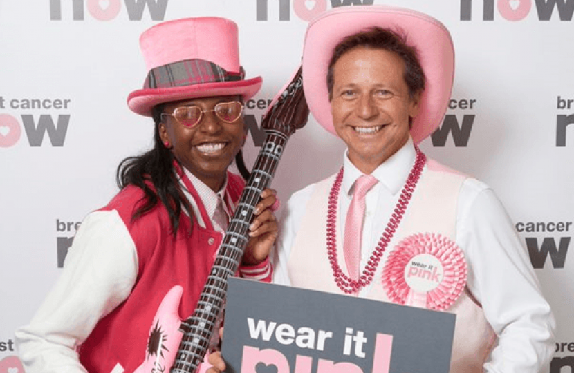 Nigel Huddleston MP wears it pink