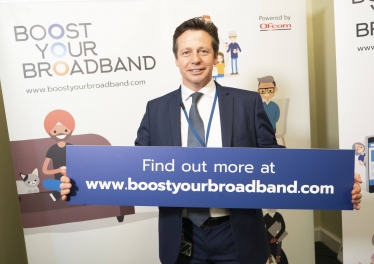 Nigel Huddleston MP supporting Boost Your Broadband campaign